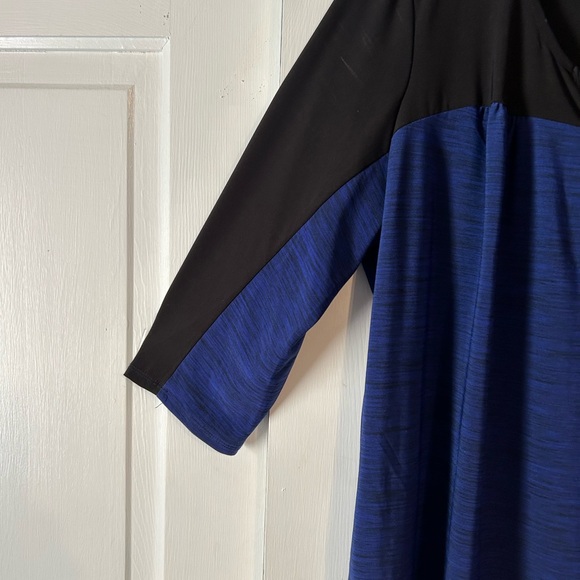 Suzie in the City 1X blue and black top. - Picture 3 of 4